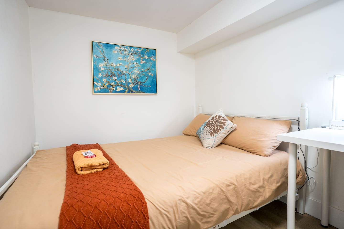 Small & Cozy Budget Room
