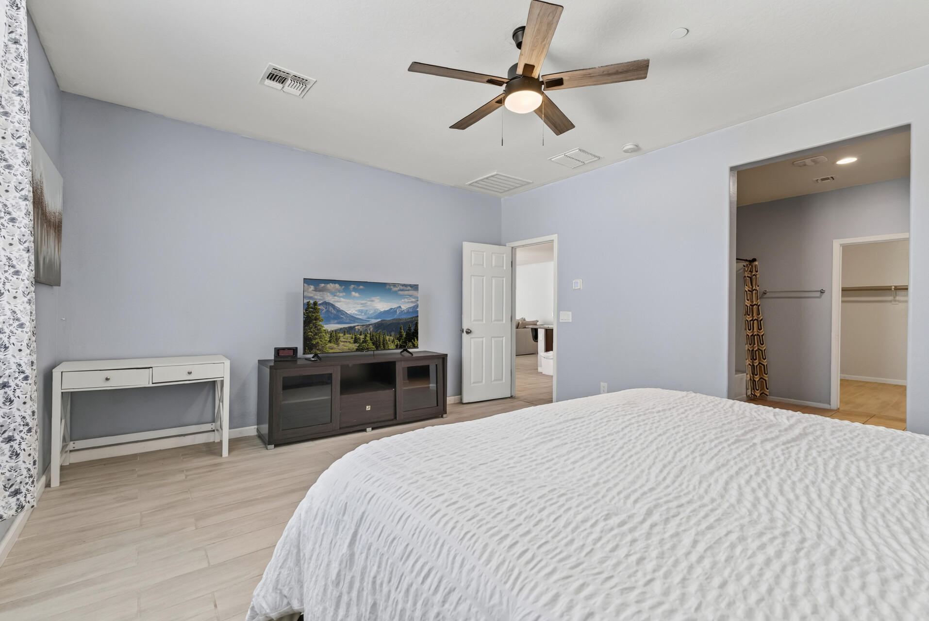 Gateway to Phoenix | Spacious 4BR/2.5BA |Tolleson