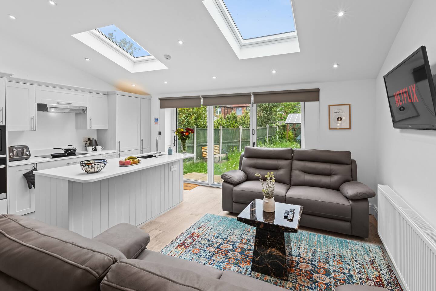 4 Bed 3 Bath & Parking. Contractors | Relocators