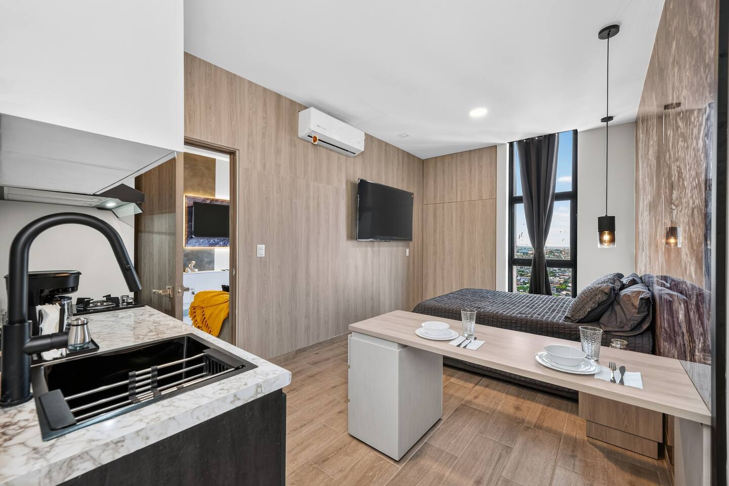 Private Suite with Kitchenette | Downtown MTY