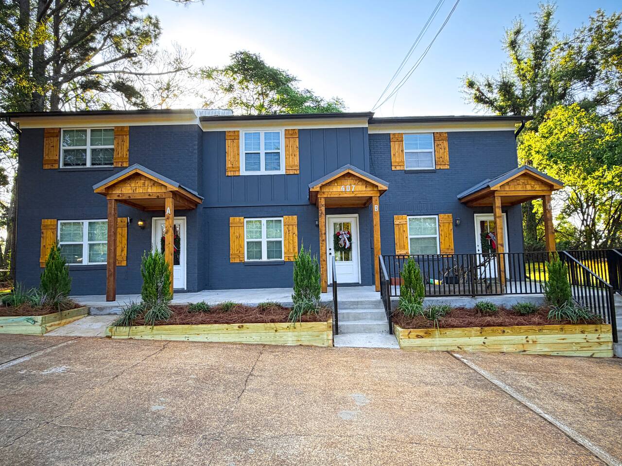 Ajax House | ½ Block to Oxford Square