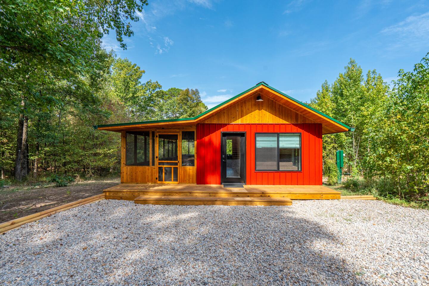 Forest Tiny Cabin For 2 w/ Cedar Hot Tub & Library