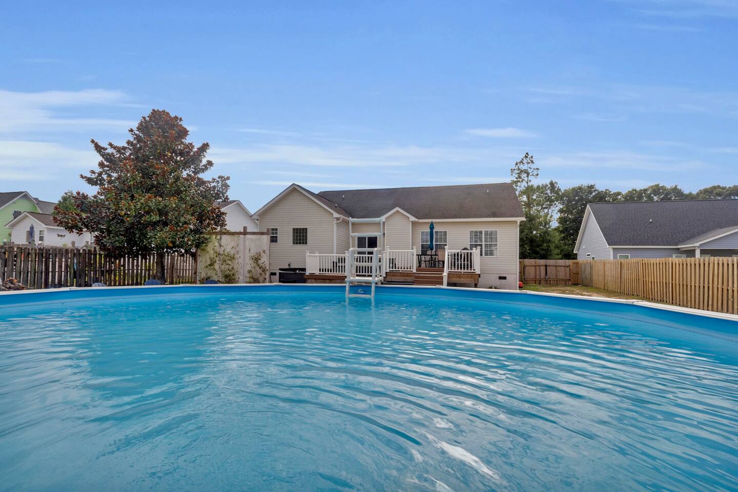 Newport Family Escape | Pool, Spa & Fire Pit