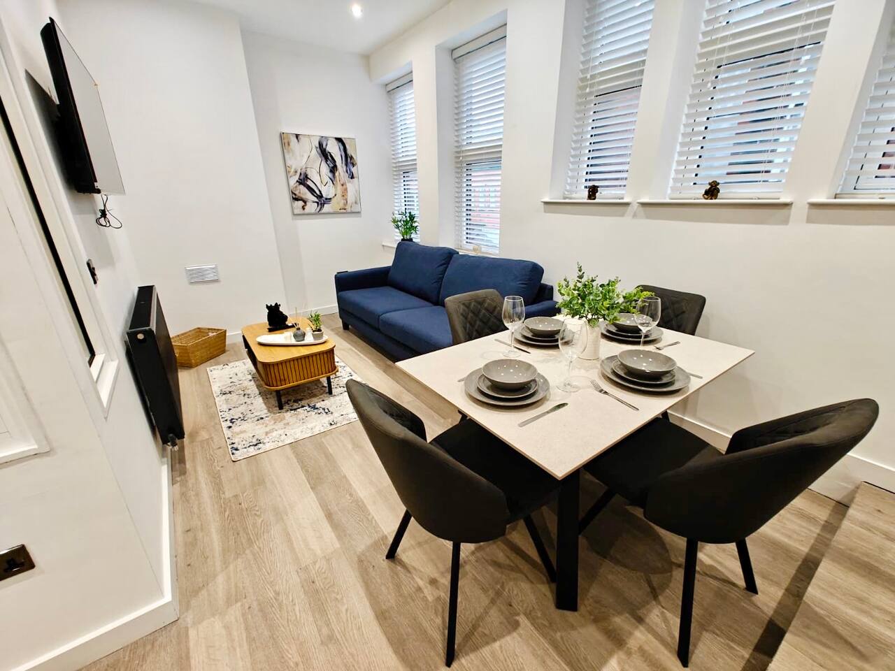 Bright 2-Bed Apartment in Bury Town Centre
