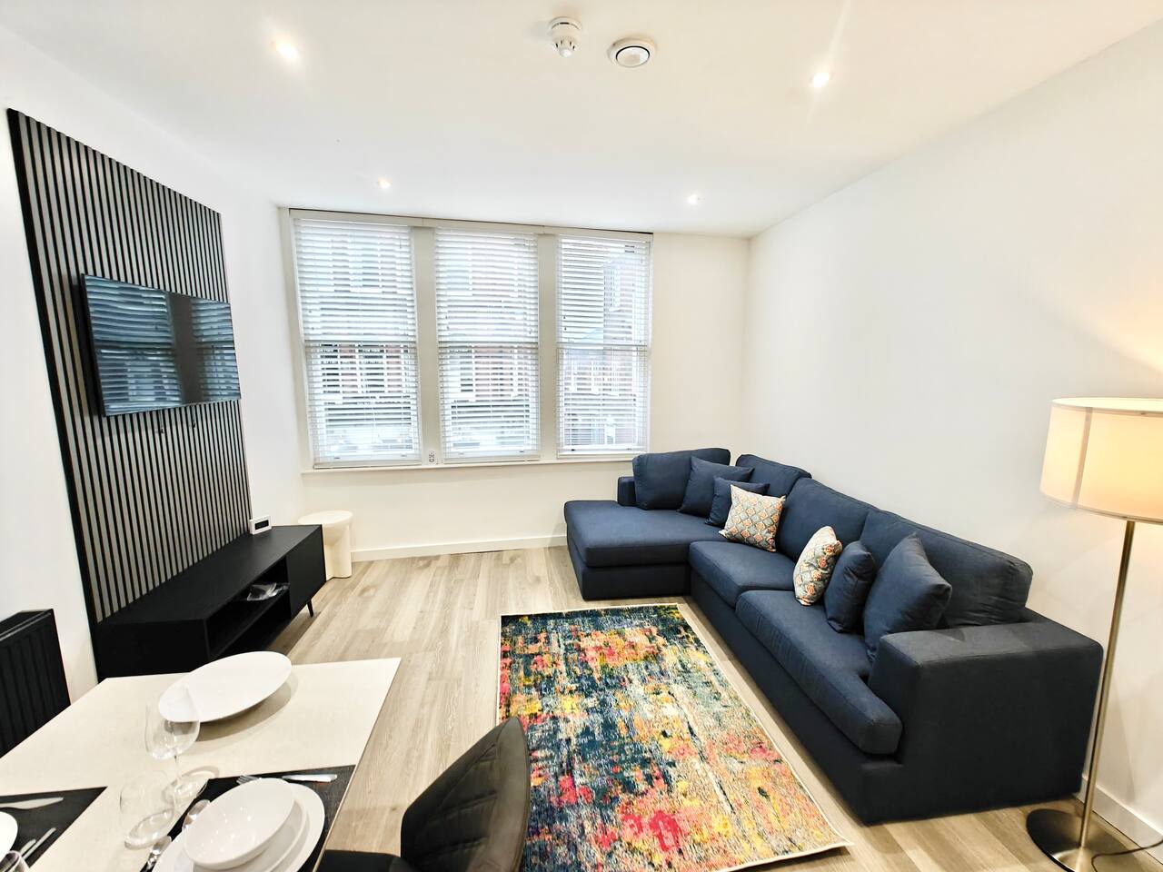 Modern Cozy 1BR Stay | Tram | Bury Market