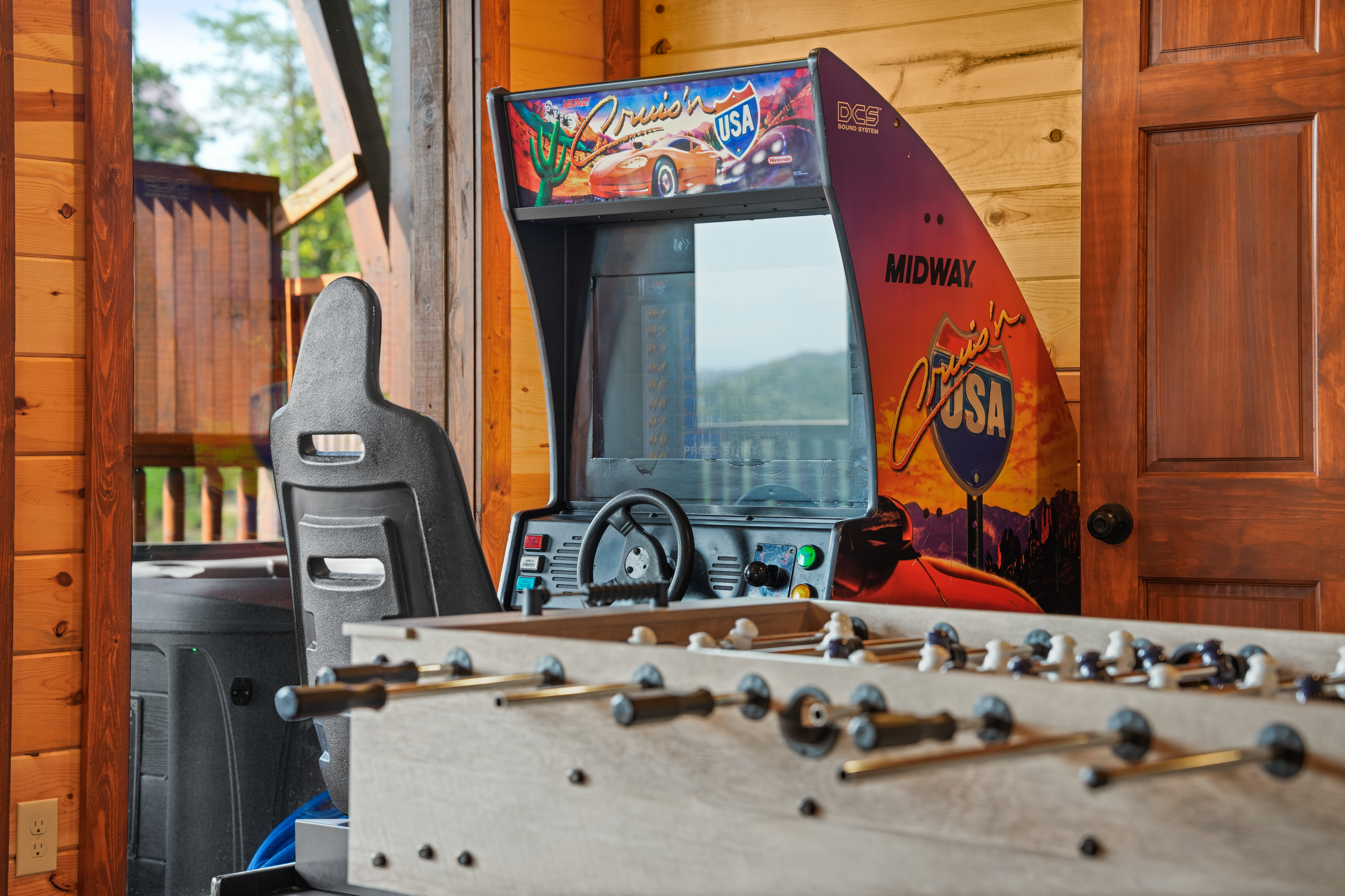 Indoor Pool & Hot Tub | Arcade Near Pigeon Forge