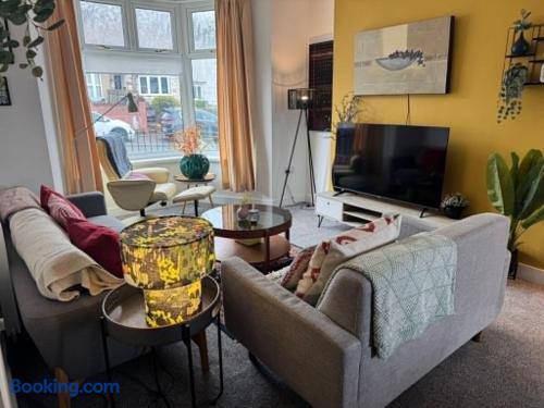 #207 Tredegar Family Retreat | Sleeps 7