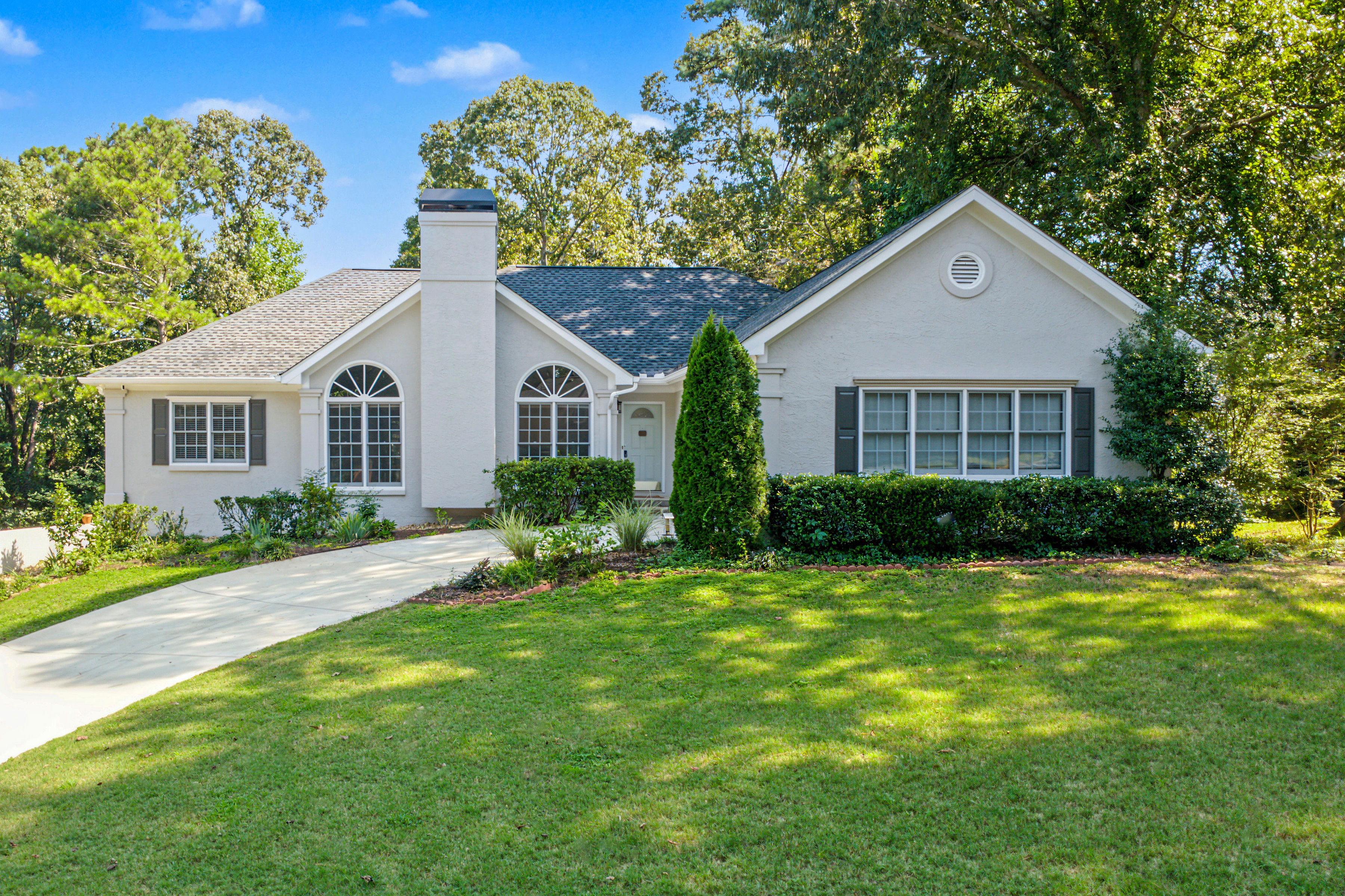 Spacious 3BR/2BA Upstairs Unit - Near Northside Gwinnett & Mall of GA, photo 4 of 30