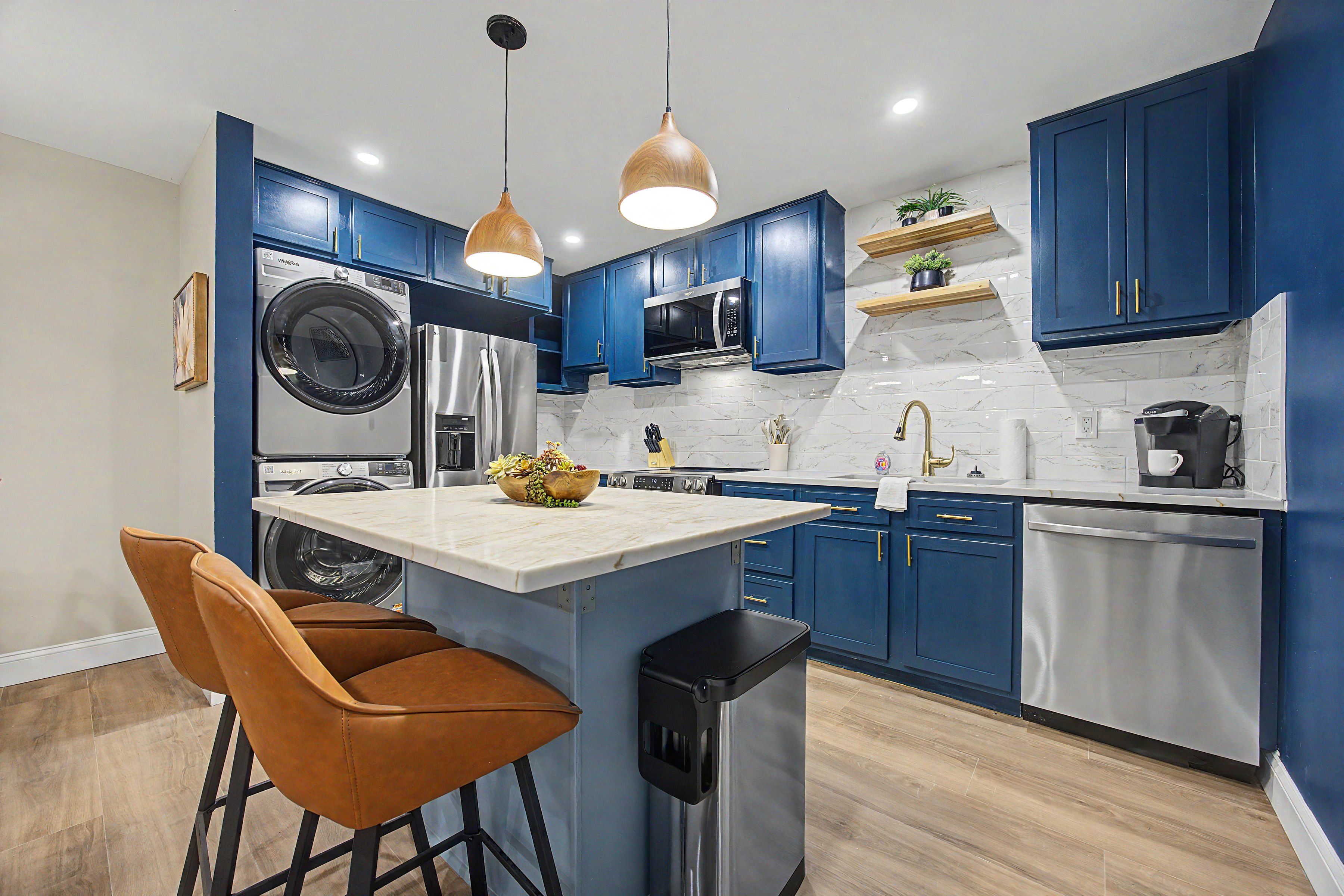 Stylish 2BR Apartment Near Northside & Mall of Georgia | Buford, photo 2 of 20