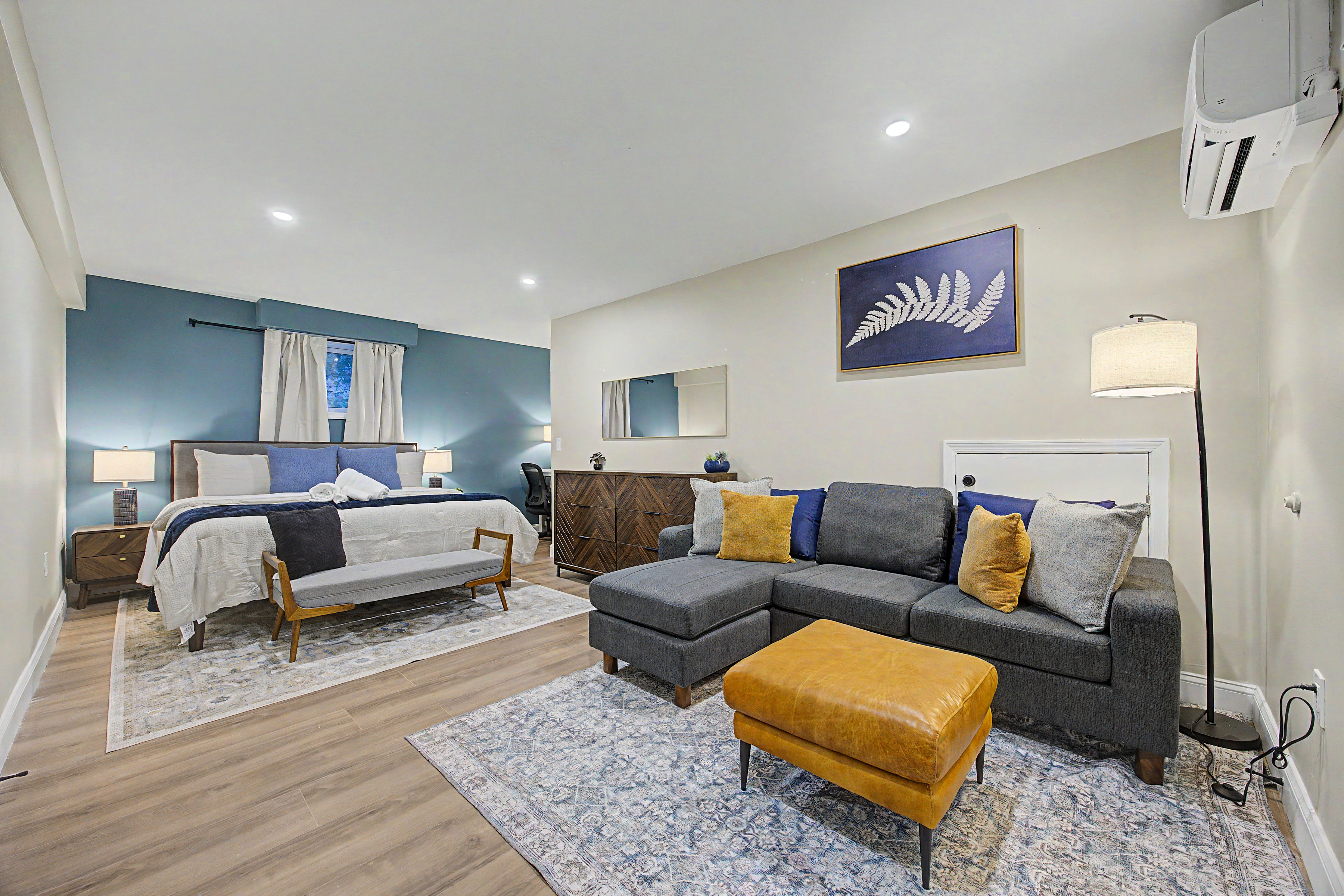 Stylish 2BR Apartment Near Northside & Mall of Georgia | Buford, photo 3 of 20