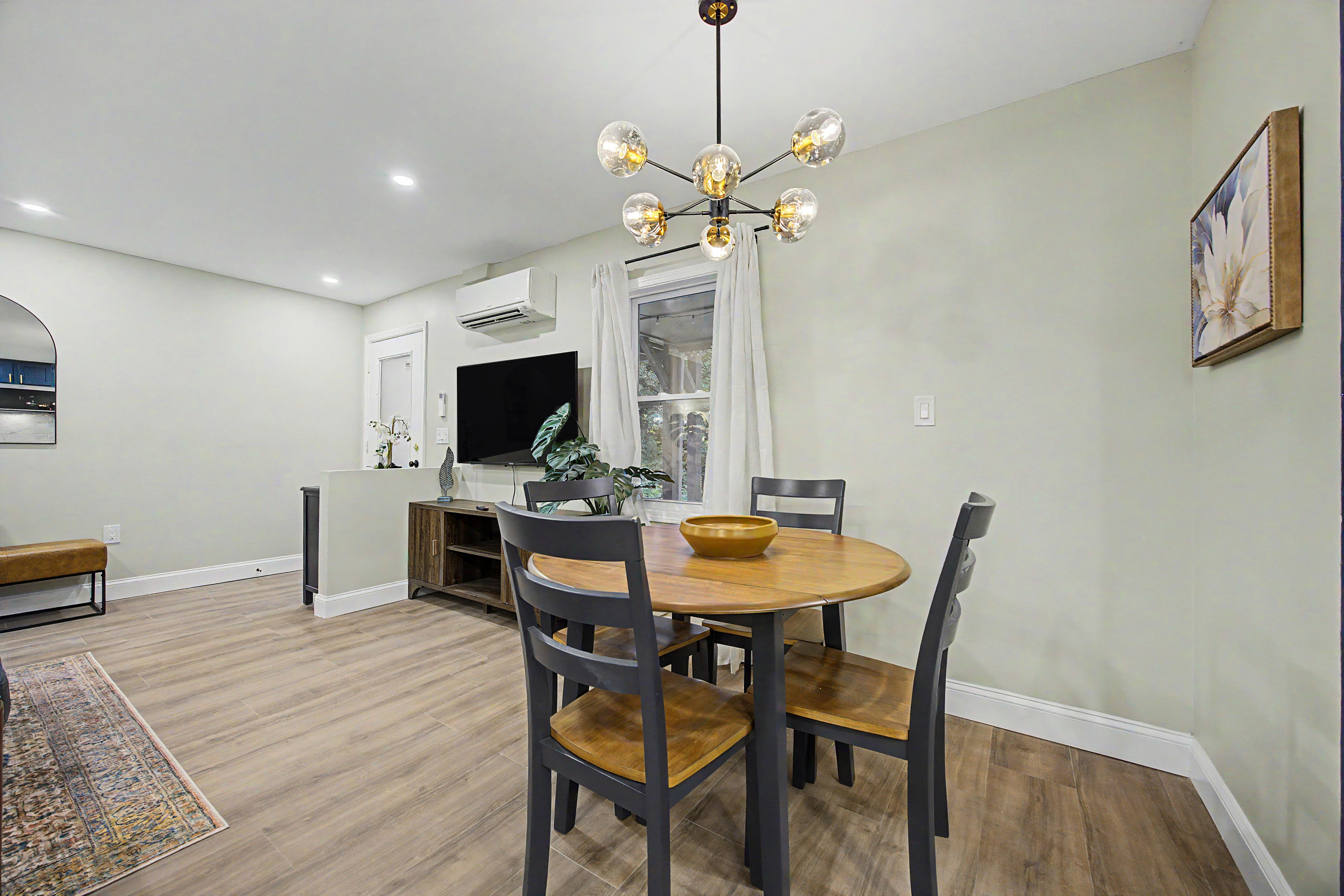 Stylish 2BR Apartment Near Northside & Mall of Georgia | Buford, photo 5 of 20
