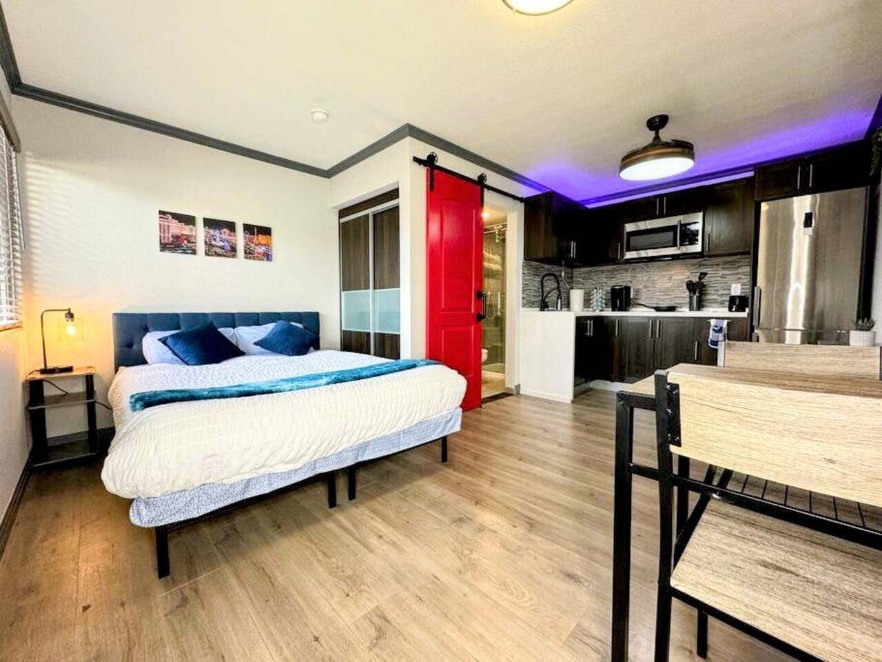 Furnished Studio Near Fremont East