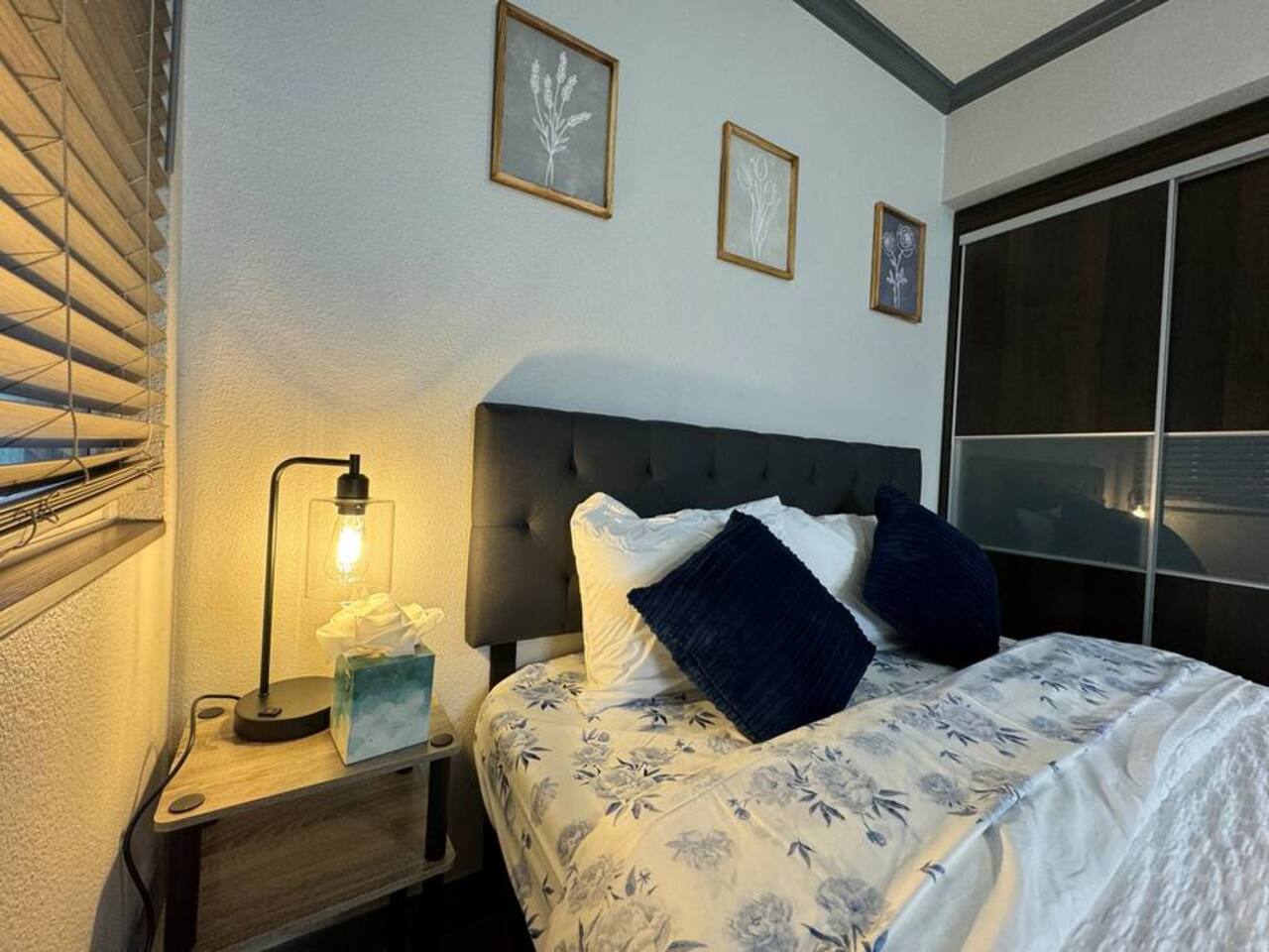 Furnished 1 Bedroom Near Fremont East