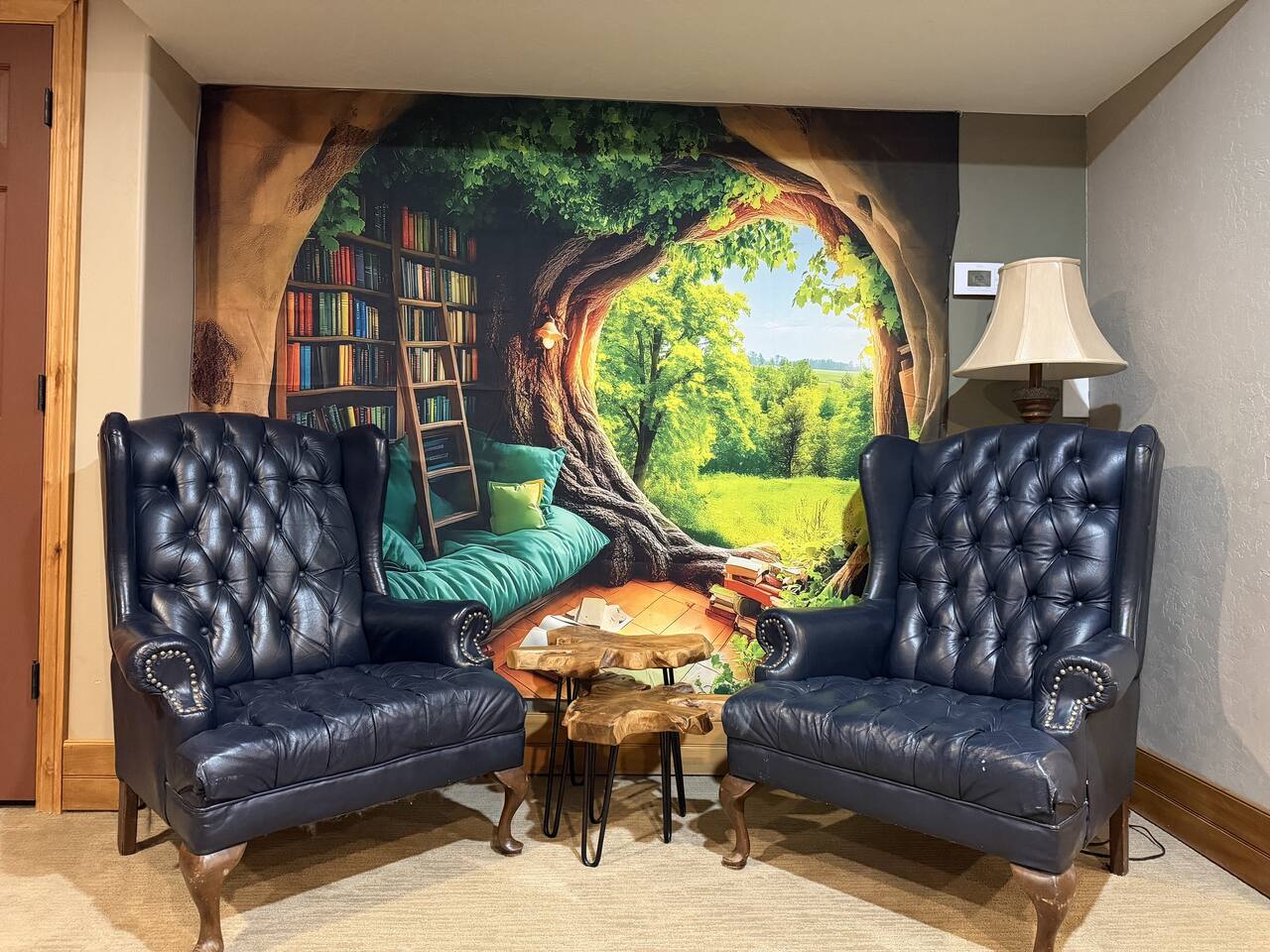 Sleeps 12/ Cozy Spaces/ Firepit/ Trail Access