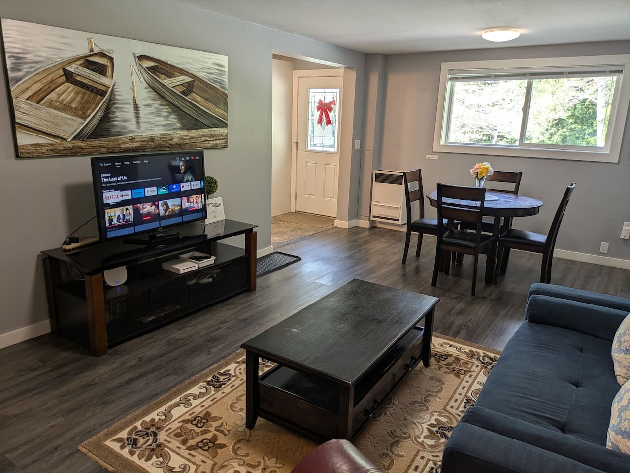 Living room of Blacktail Suite