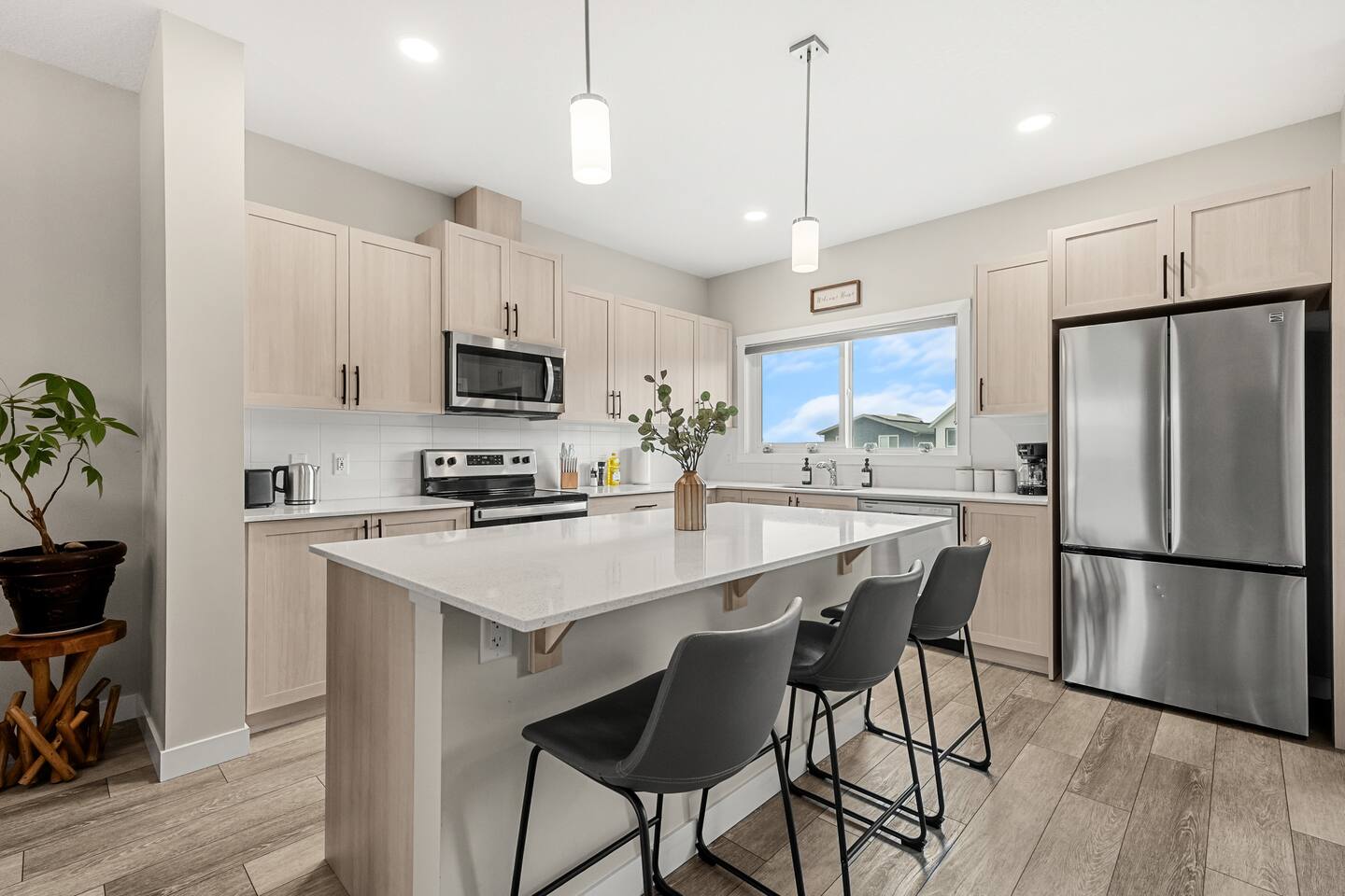 3BR Main Floor | Glacier Ridge | Calgary NW – Photo 3
