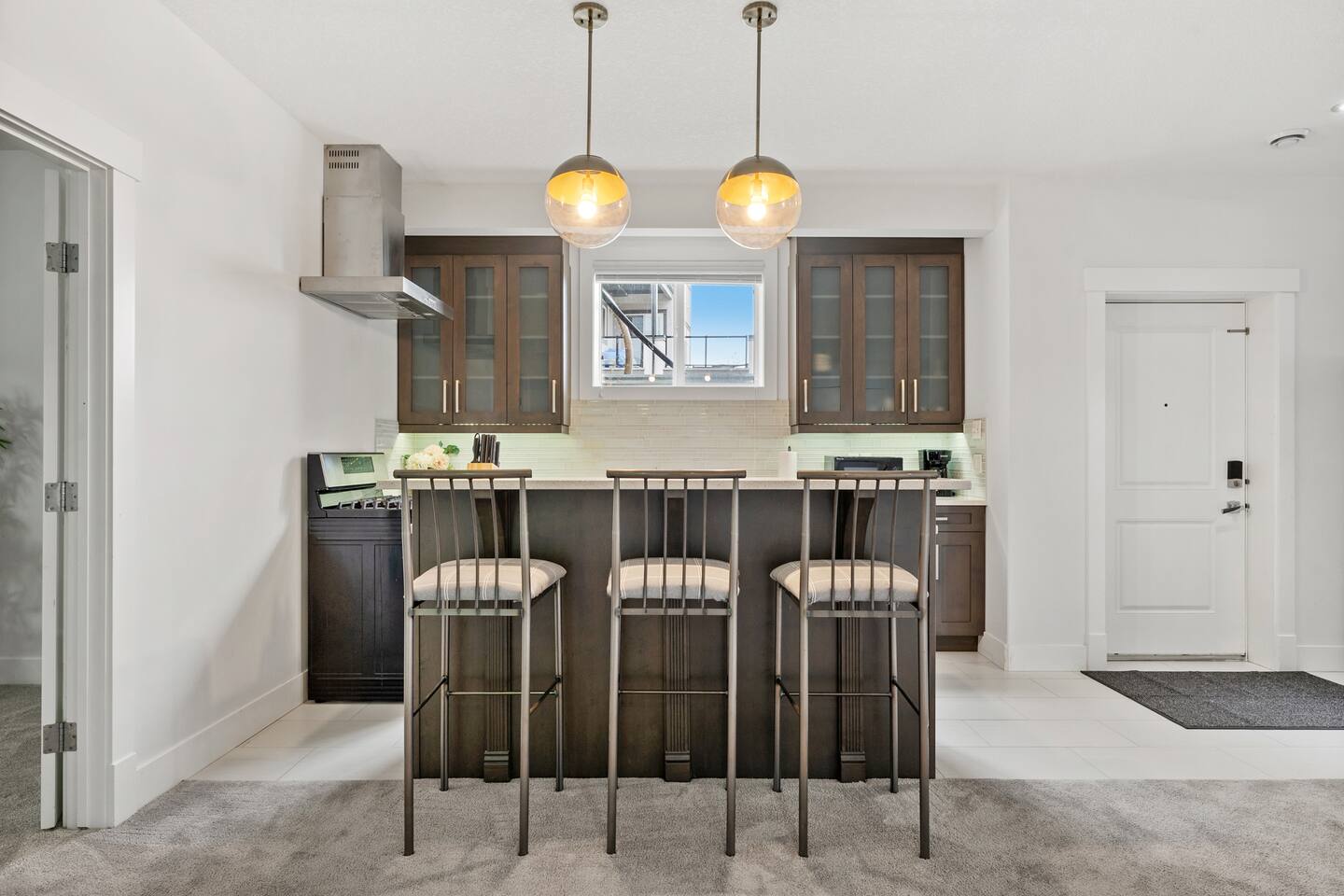 2BR | Walkout Basement Suite w/ AC * – Photo 15