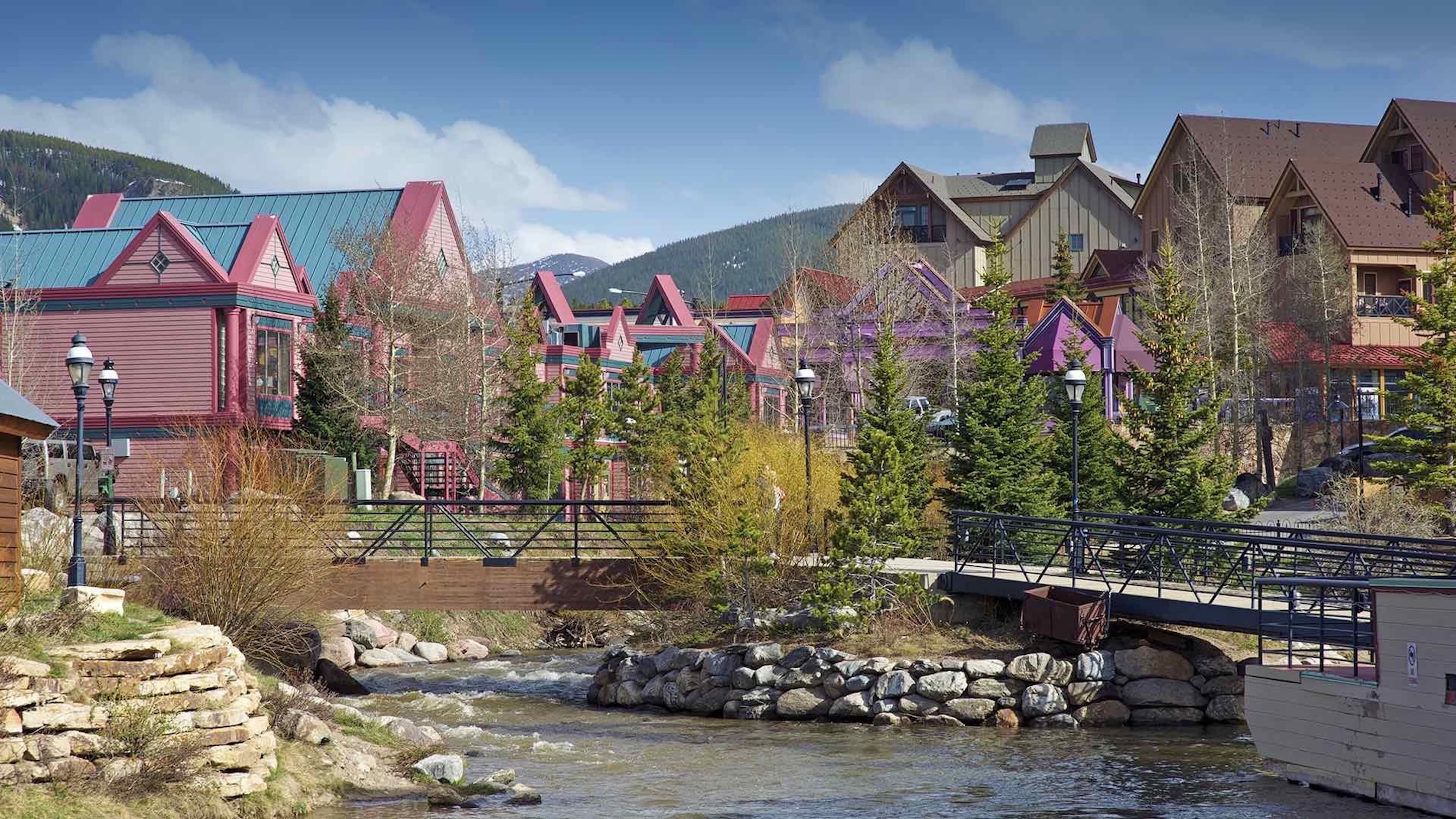 Charming mountain village with creekside views and scenic alpine appeal