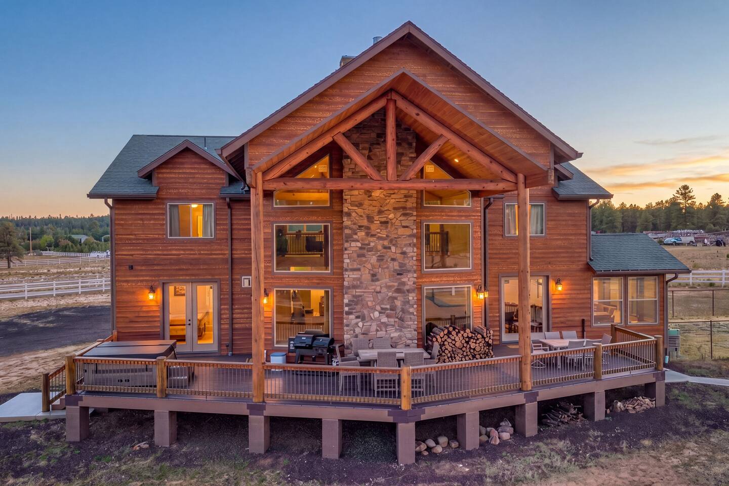 Private Pickleball Court, Hot Tub, Sleeps 23