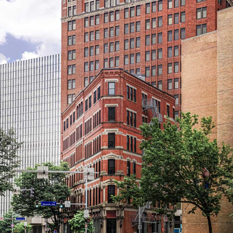 Renovated 1BR · Downtown Pittsburgh - Photo 4