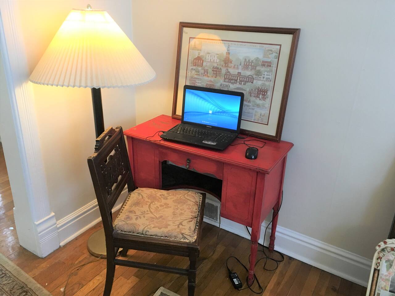A desk to catch up on your office work. With continuous wifi for your mobile device.