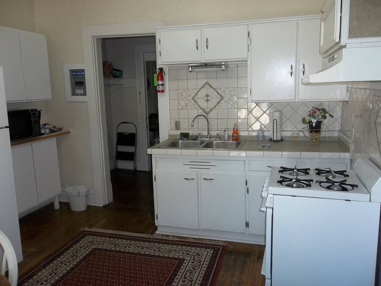 Full Kitchen, Cook your own meals.