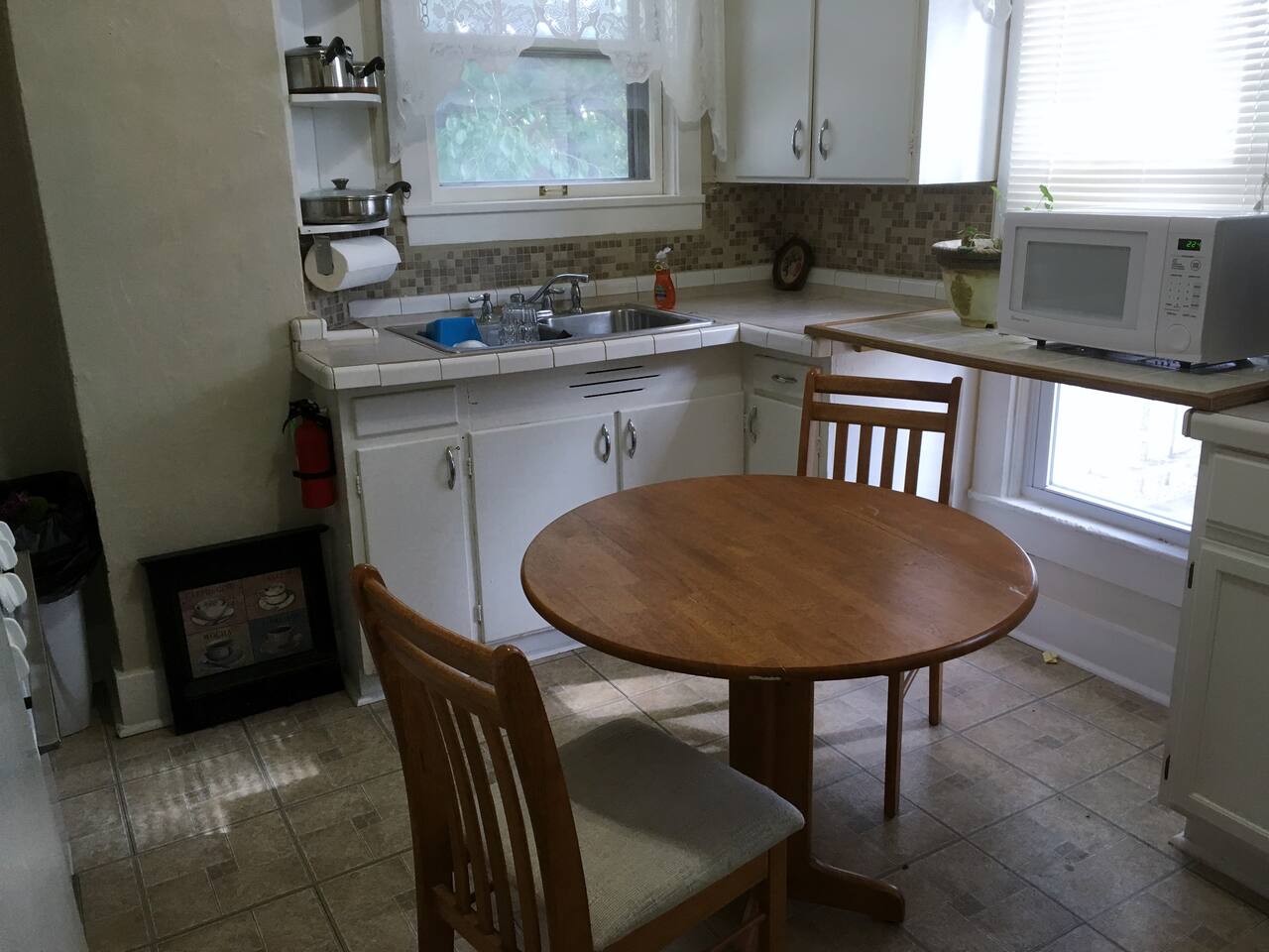 Keurig with complementary coffee pods. Full Kitchen plus microwave.
Three's a crowd!