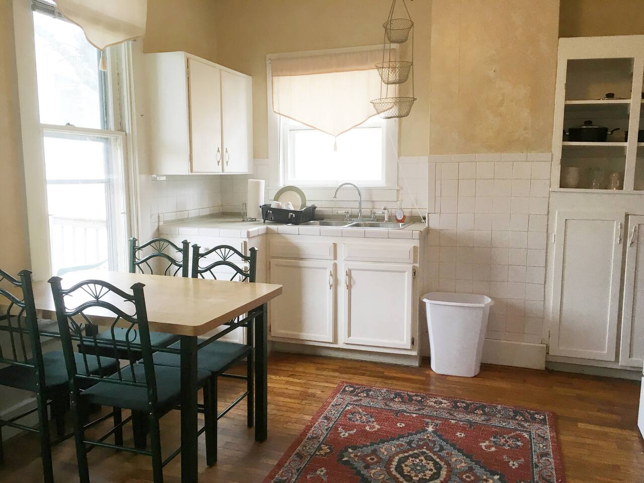 InTown Hideaway Kitch Bath 1 Bedrm - Apartment 4