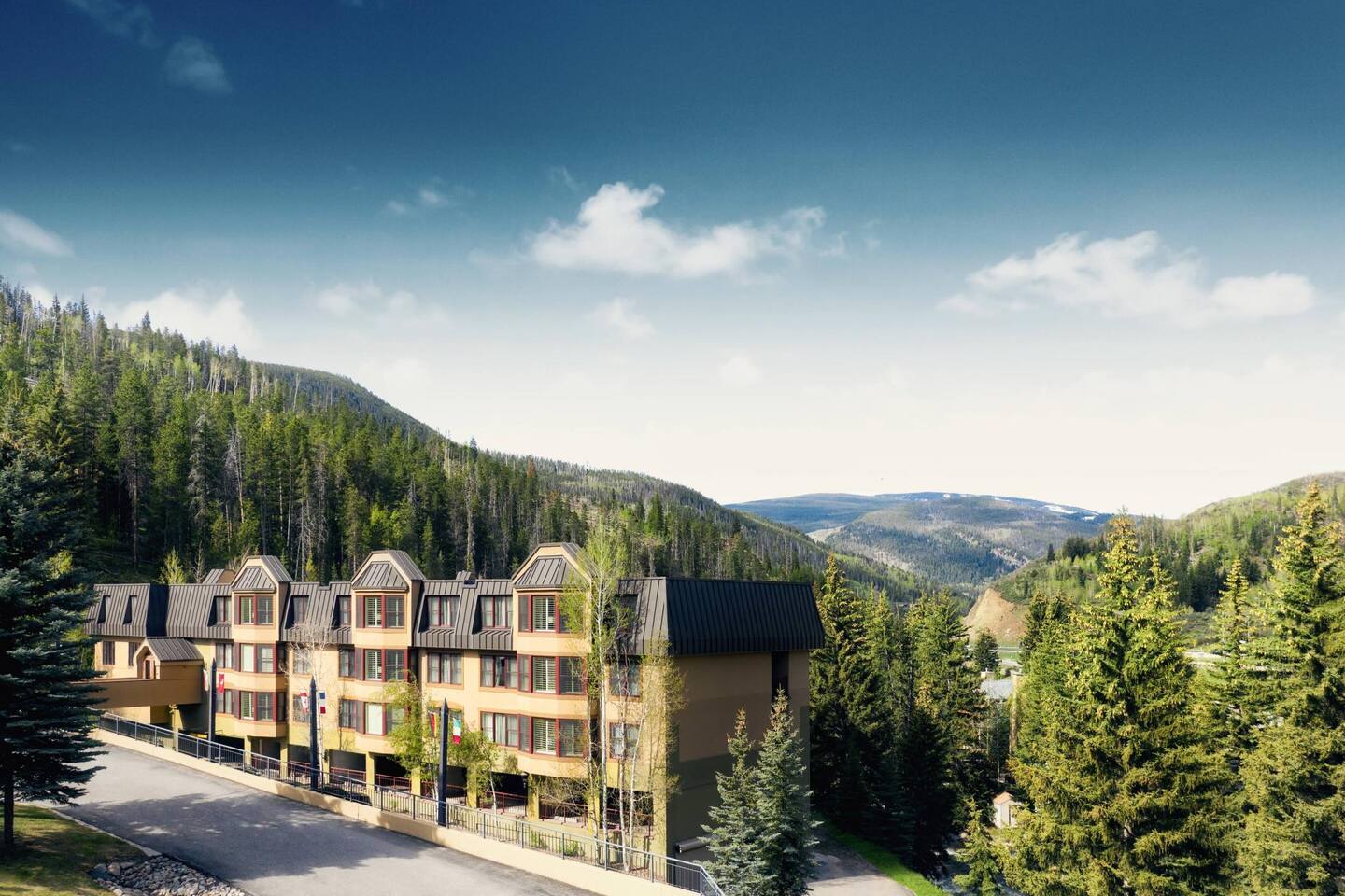 2 BDR Marriott's StreamSide at Vail - Colorado
