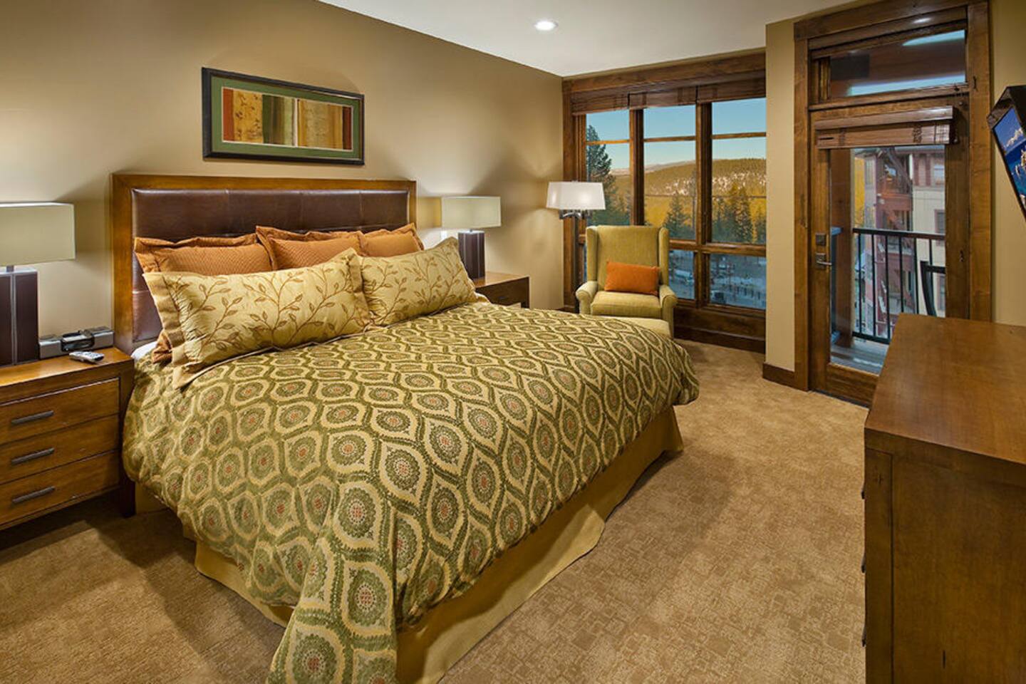 NORTHSTAR LODGE LUXURY RESORT, RESORT, LAKE TAHOE  BEDROOM