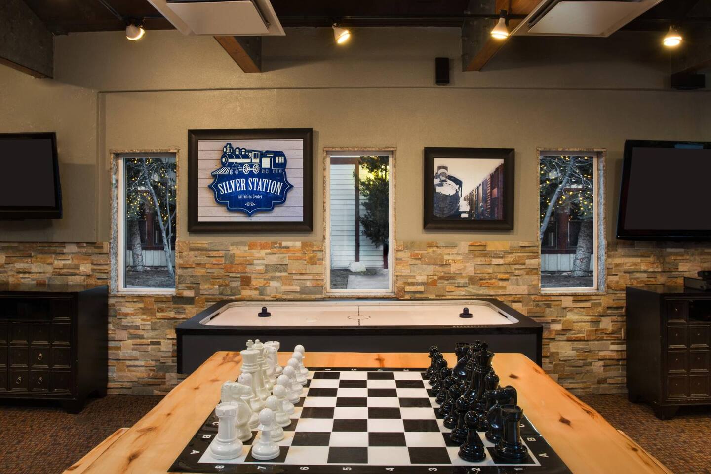BEDROOM MARRIOTT'S SUMMIT WATCH PARK CITY UTAH! LIVING AREA, FIREPLACE SLEEPER SOFA 2 BEDROOM, FULL KITCHEN, GAMEROOM