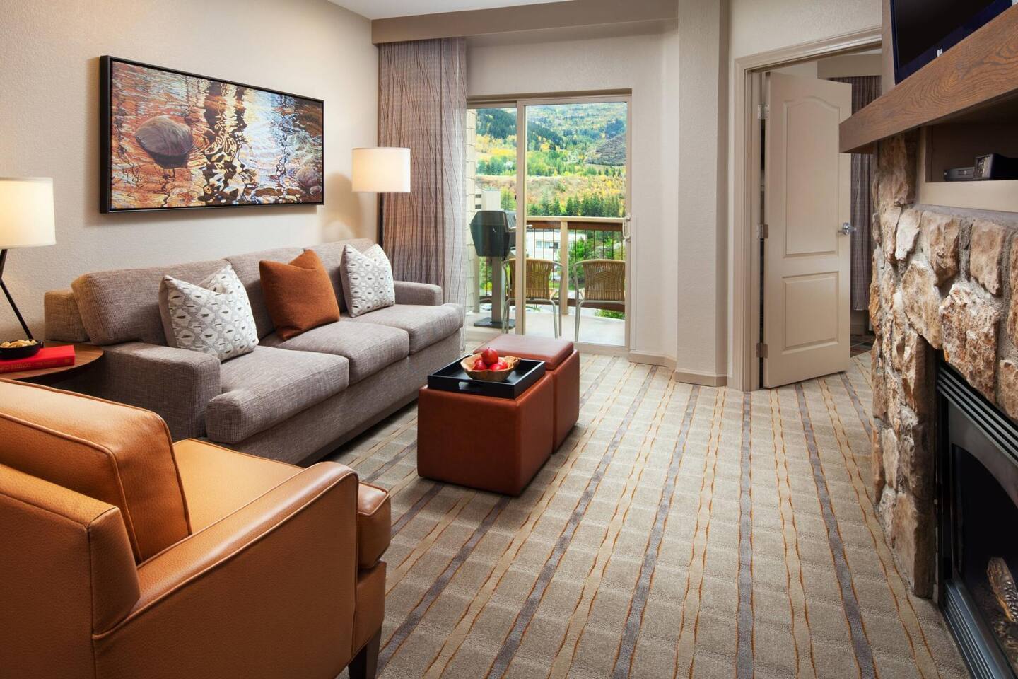 SHERATON MOUNTAIN VISTA VILLAS-AVON LIVING AREA VIEW