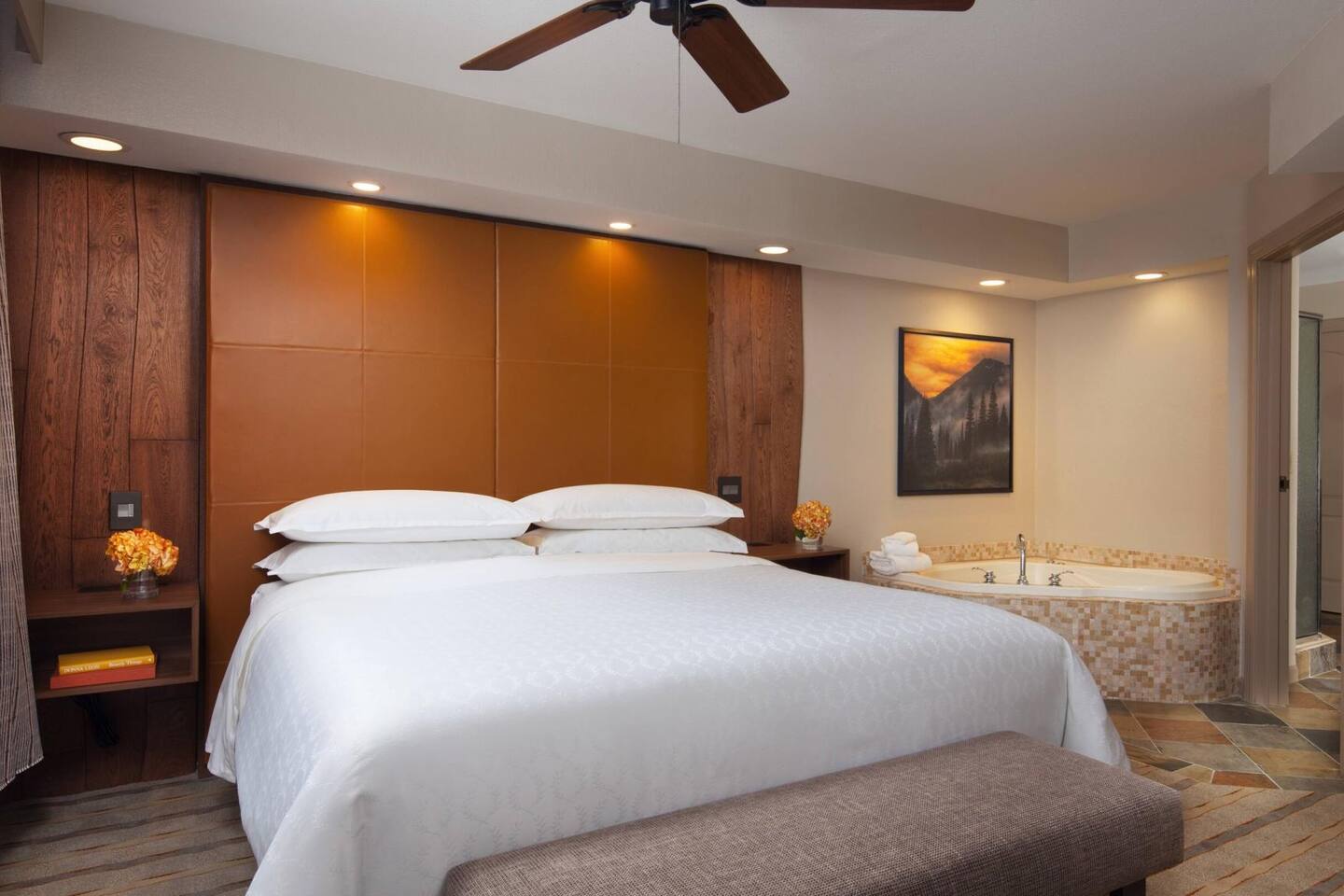 SHERATON MOUNTAIN VISTA VILLAS-AVON BEDROOM VIEW