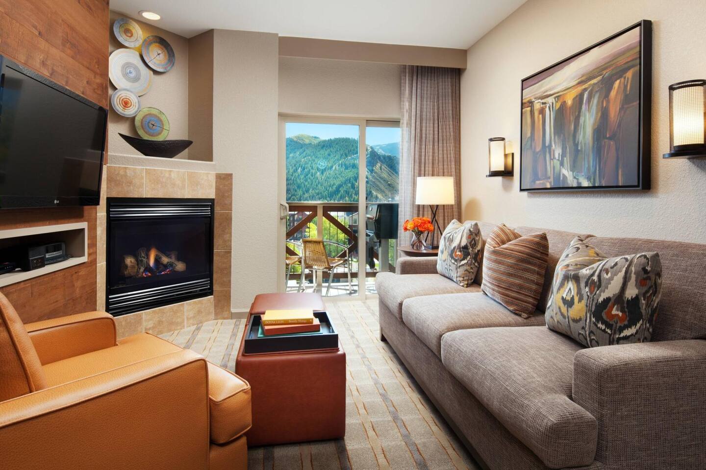 SHERATON MOUNTAIN VISTA VILLAS-AVON LIVING AREA
