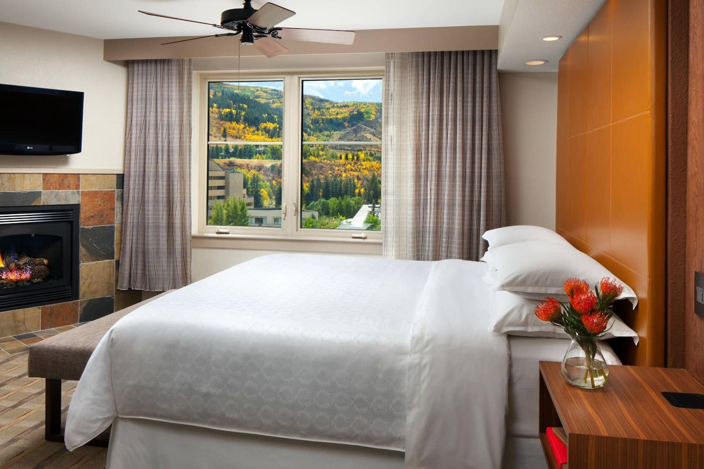 SHERATON MOUNTAIN VISTA VILLAS-AVON BEDROOM VIEW