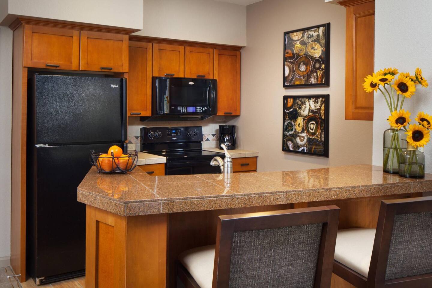 SHERATON MOUNTAIN VISTA VILLAS-AVON KITCHEN AREA VIEW