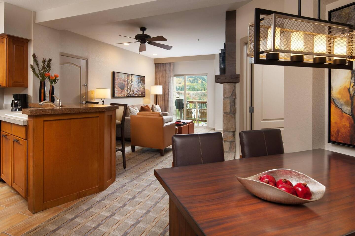 SHERATON MOUNTAIN VISTA VILLAS-AVON LIVING AREA VIEW