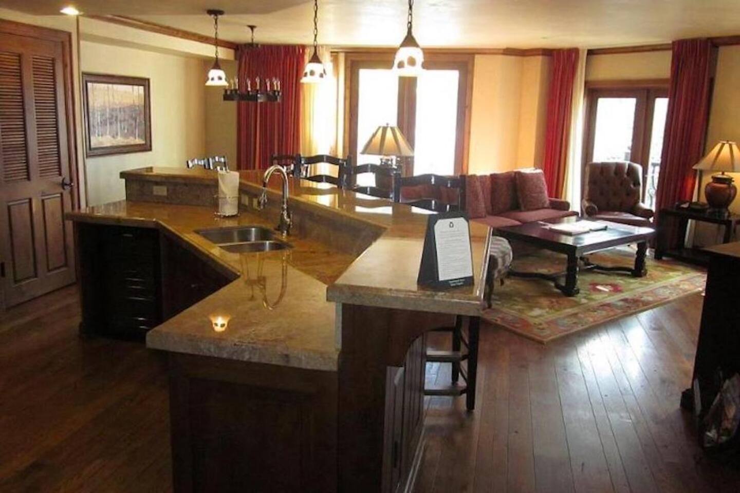 ASPEN MOUNTAIN RESIDENCES FORMALLY THE GRAND HYATT ASPEN IN TOWN. BALCONY, RESORT, ASPEN VIEW, DINNING, BAR, HOTEL