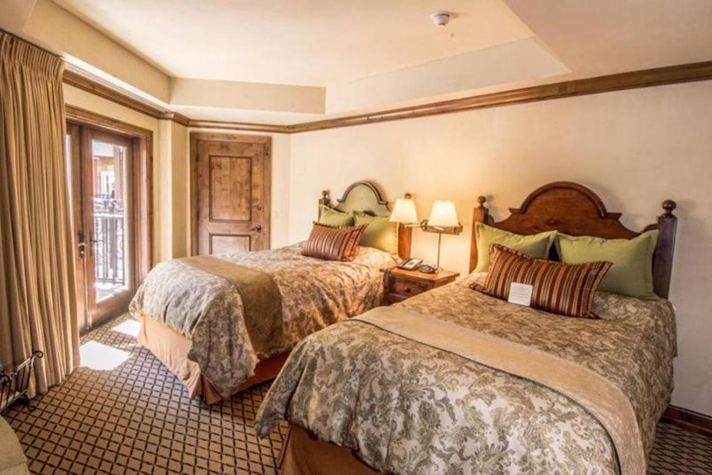 ASPEN MOUNTAIN RESIDENCES FORMALLY THE GRAND HYATT ASPEN IN TOWN BEDROOM