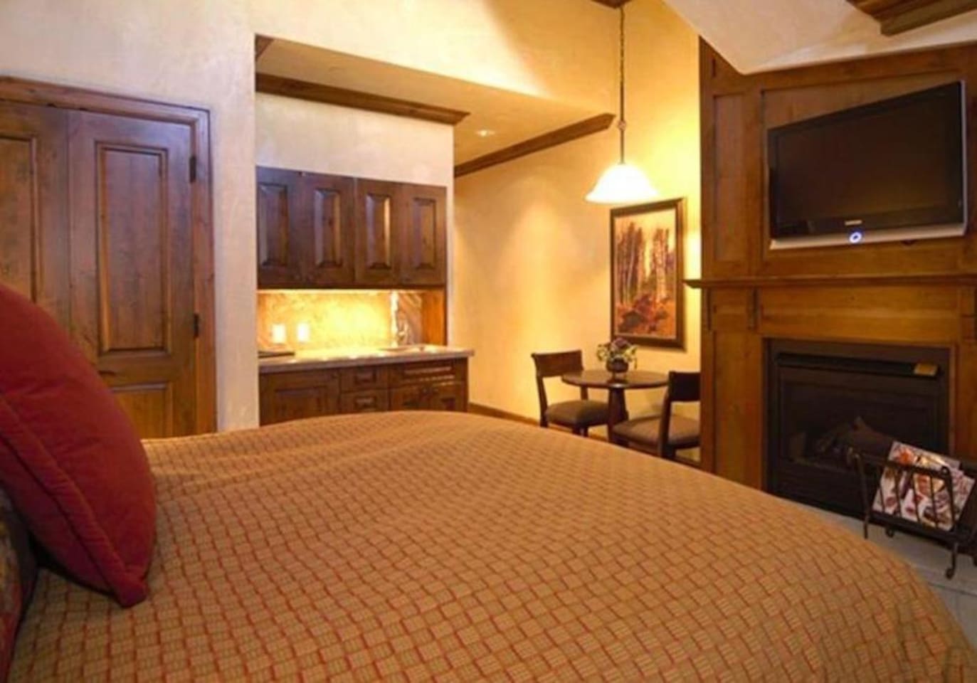 ASPEN MOUNTAIN RESIDENCES FORMALLY THE GRAND HYATT ASPEN IN TOWN
