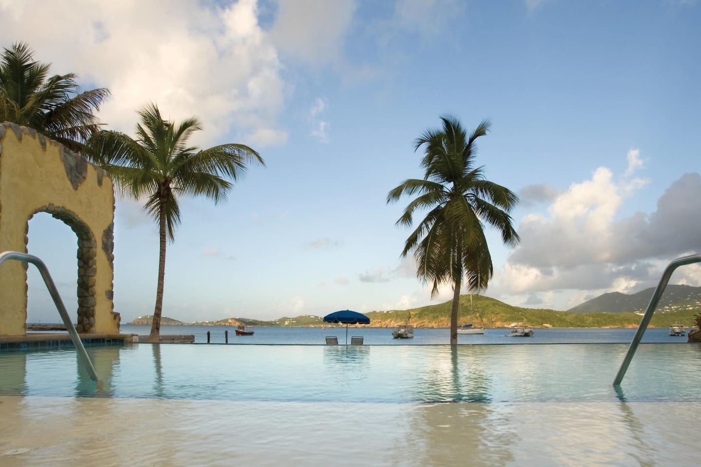 MARRIOTT'S FRENCHMAN’S COVE ST. THOMAS UVBI RESORT BEACH VIEW