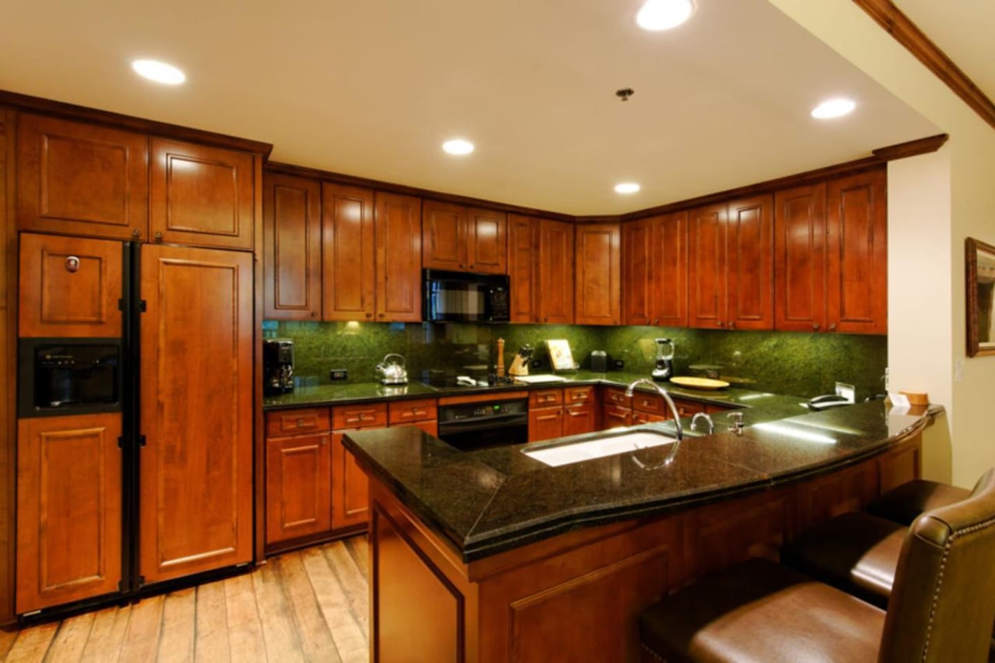 THE RITZ CARLTON RESORT-ASPEN-HIGHLANDS VILLAGE COLORADO KITCHEN