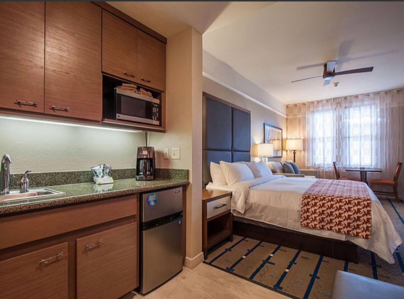 BEDROOM MARRIOTT'S SUMMIT WATCH PARK CITY UTAH! RESORT LIVING AREA, FIREPLACE SLEEPER SOFA 2 BEDROOM, FULL KITCHEN, GAMEROOM

STUDIO UNIT