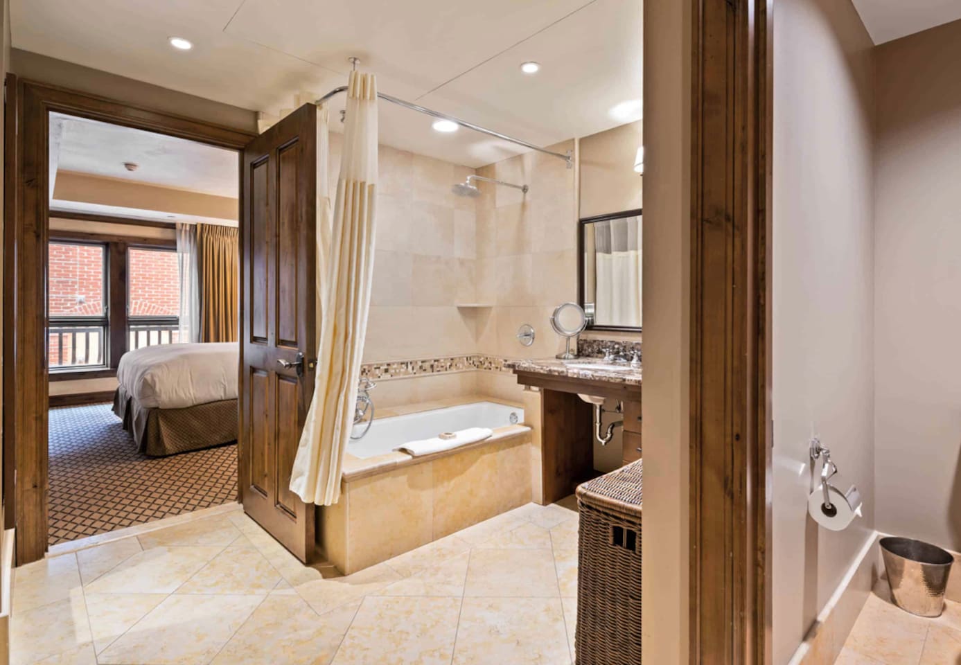 THE ASPEN MOUNTAIN RESIDENCES-FORMALLY THE GRAND HYATT ASPEN!  BATHROOM
