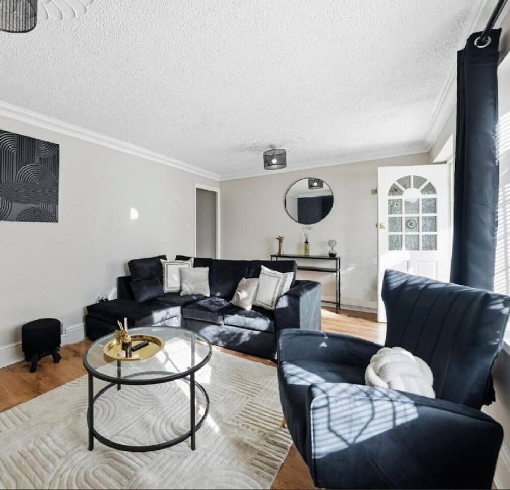 #165b Family-Friendly Birmingham Home - sleeps 5
