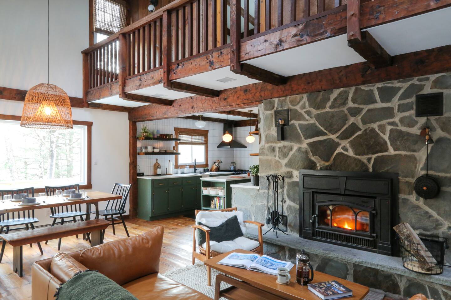 Creekside Cabin: Hot Tub, Fire Pit, Pet Friendly