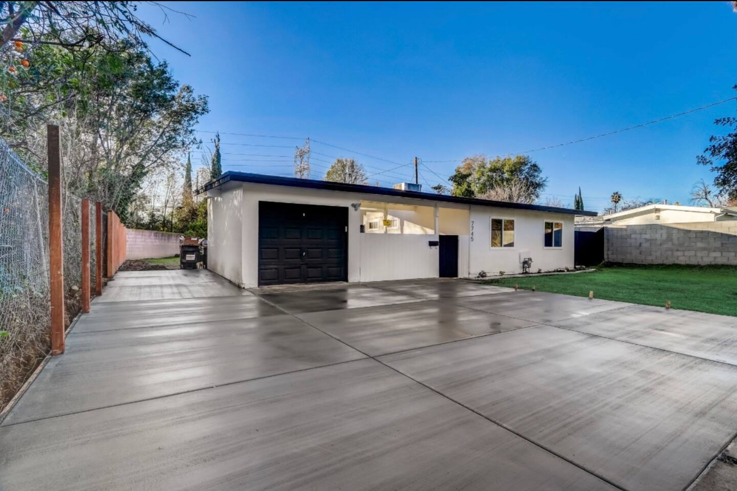 AMPLE PARKING, SINGLE STORY HOUSE