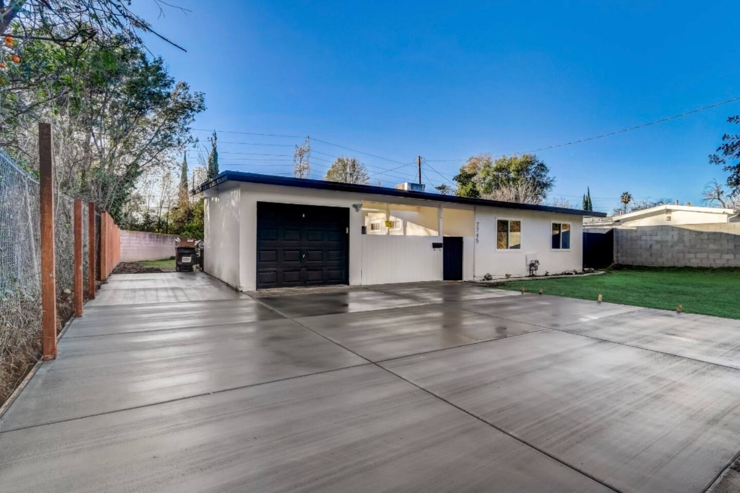 AMPLE PARKING, SINGLE STORY HOUSE