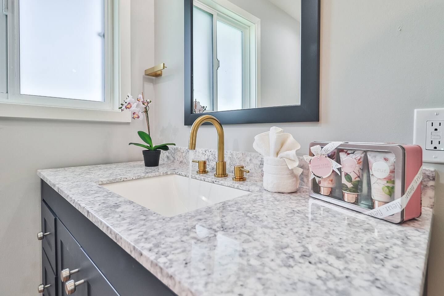 WALK-IN SHOWER, GOLD BATHROOM FIXTURES