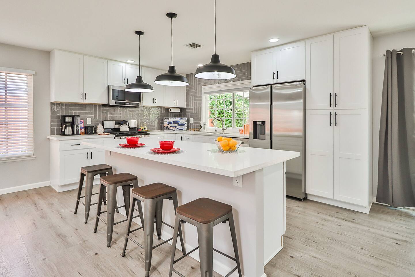 KITCHEN ISLAND, STAINLESS STEEL APPLIANCES, MODERN KITCHEN